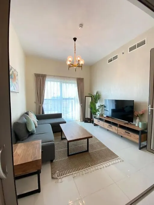 Apartment Near To Downtown With Pool View Dubai