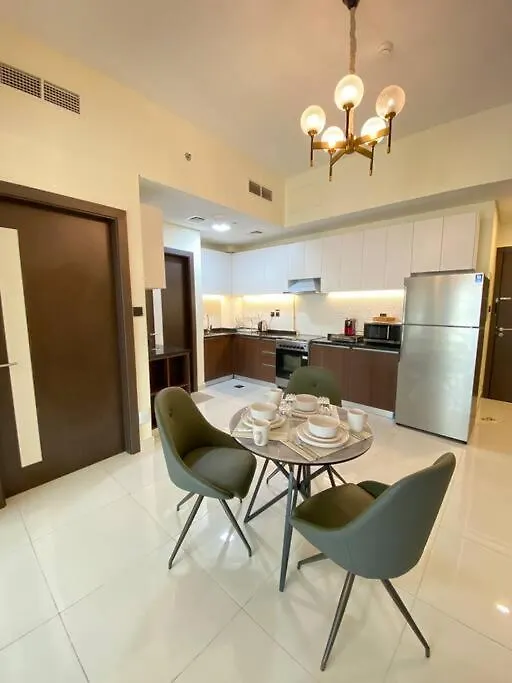Apartment Near To Downtown With Pool View Dubai