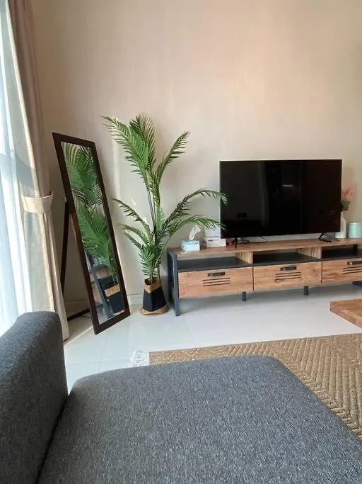 Apartment Near To Downtown With Pool View Dubai