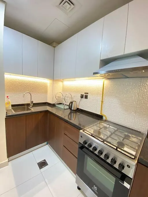 Apartment Near To Downtown With Pool View Dubai