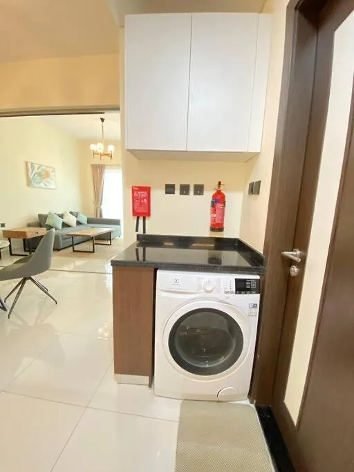 Apartment Near To Downtown With Pool View Dubai